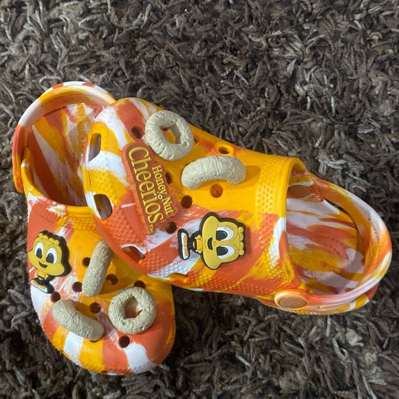 Crocs x Honey Nut Cheerios Classic Clog ( 207929846) Sz C13 Kids - Picture 1 of 6